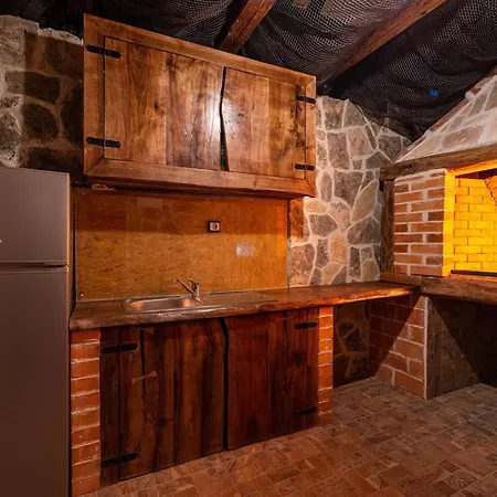 My Dalmatia - Lana With Private Heated Pool And Sauna Casa de Férias *