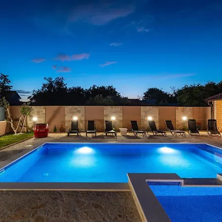Casa de Férias My Dalmatia - Lana With Private Heated Pool And Sauna *