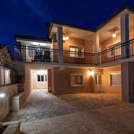 Casa de Férias My Dalmatia - Lana With Private Heated Pool And Sauna *