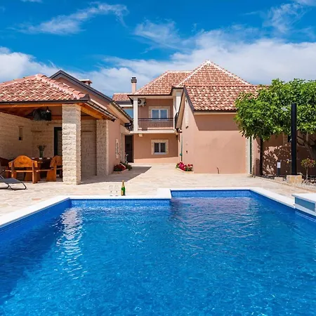 My Dalmatia - Lana With Private Heated Pool And Sauna Casa de Férias *