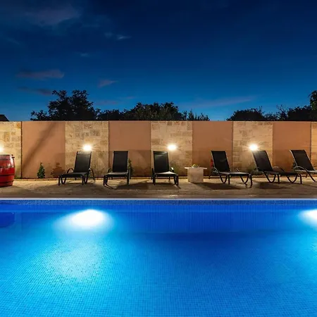 My Dalmatia - Lana With Private Heated Pool And Sauna Semesterbostad *