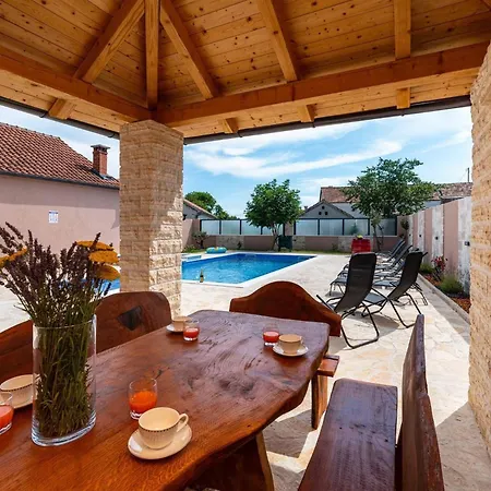 My Dalmatia - Lana With Private Heated Pool And Sauna Casa de Férias *